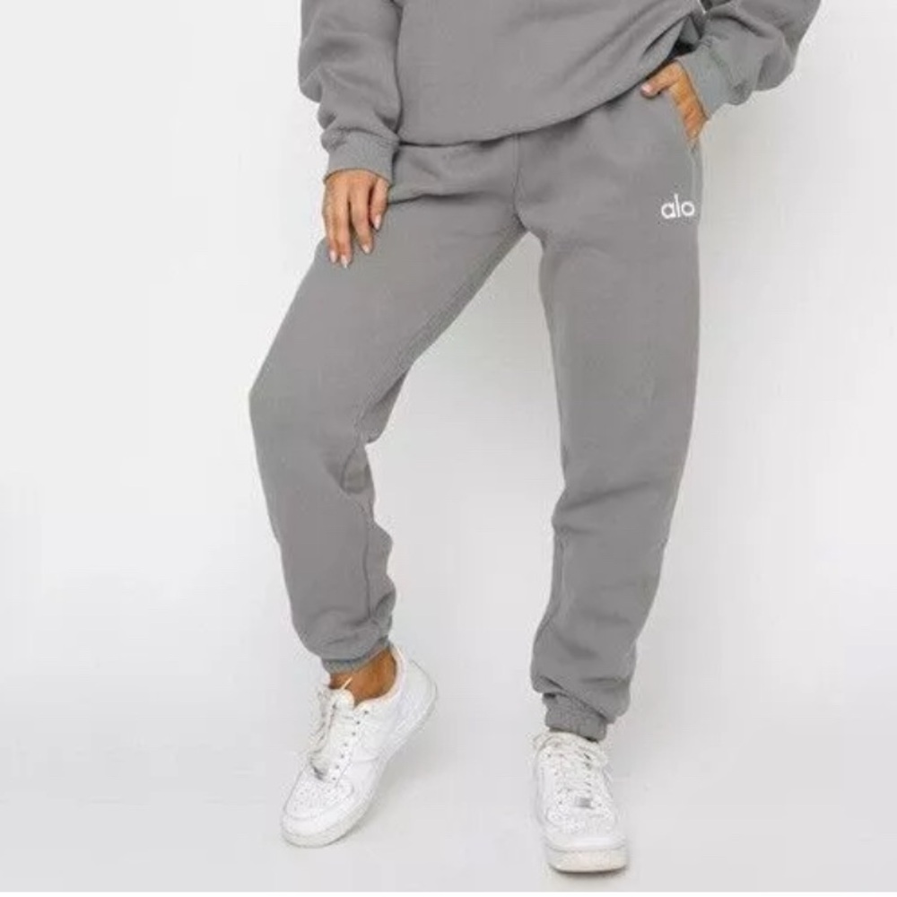 Alo Yoga Accolade Sweatpants. Size M. NWT